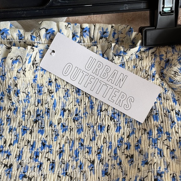 Urban Outfitters maxi dress in floral print. - Picture 4 of 6